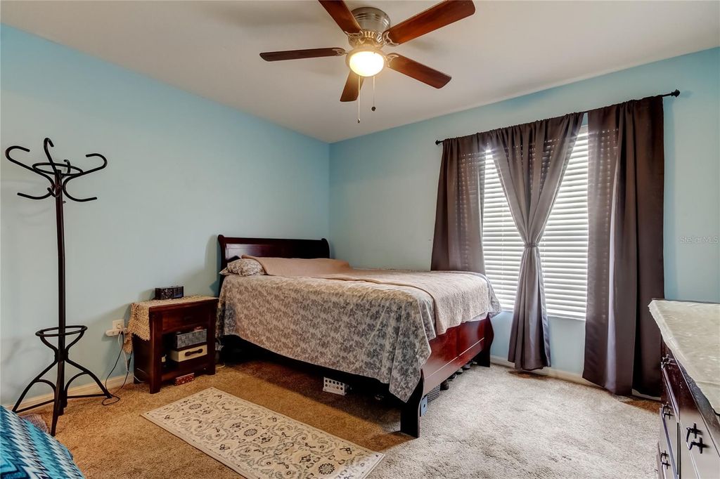 Image 23 of property listing at 8504 GABLEBEND WAY, Tampa, FL 33647