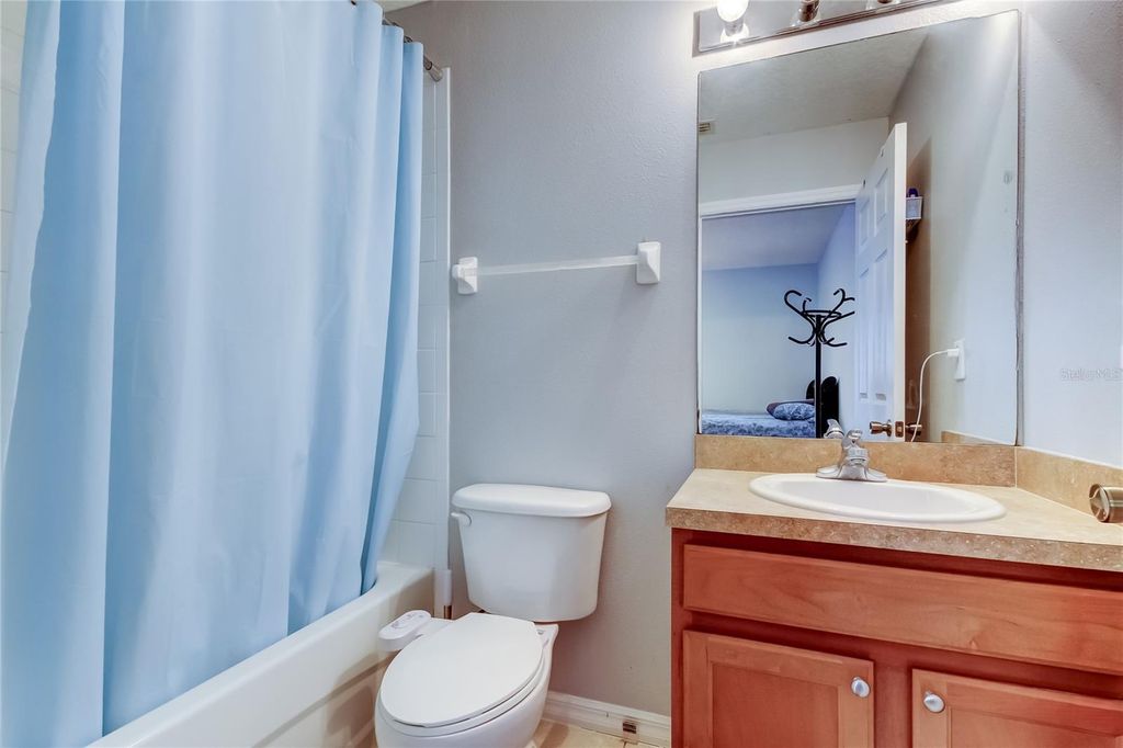 Image 25 of property listing at 8504 GABLEBEND WAY, Tampa, FL 33647