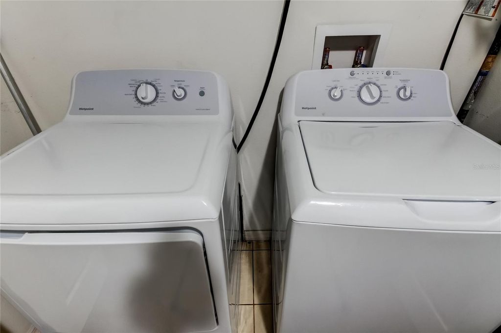 Image 28 of property listing at 8504 GABLEBEND WAY, Tampa, FL 33647