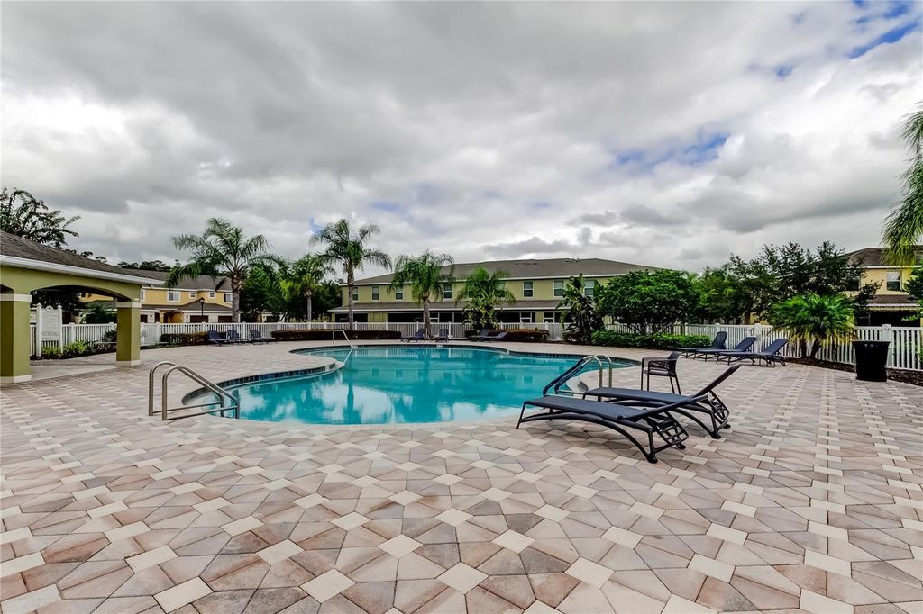 Image 34 of property listing at 8504 GABLEBEND WAY, Tampa, FL 33647