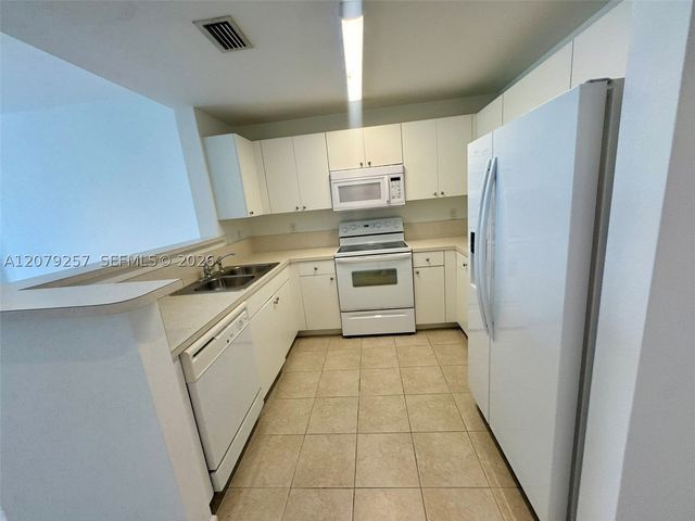 10 Aragon Ave 1008, Coral Gables, FL 33134