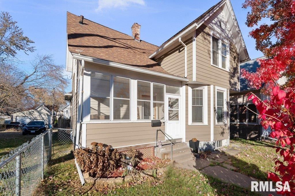 2006 CLAUSSEN Street, Davenport, IA 52802