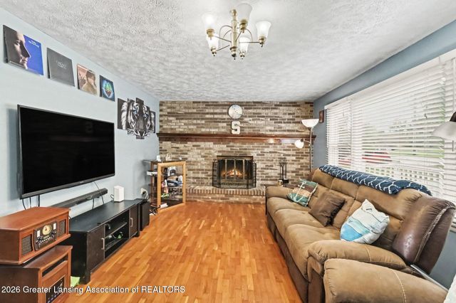 4928 W Willow Highway, Lansing, MI 48917