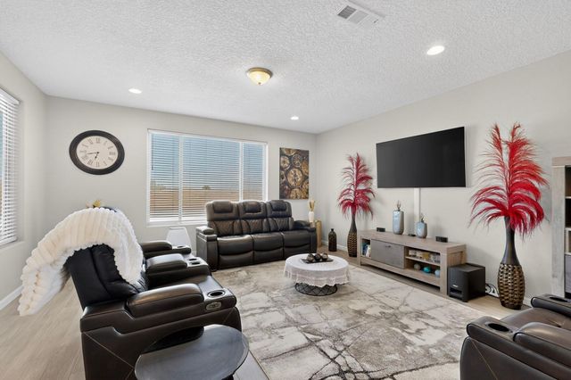 3058 Shannon Lane NE, Rio Rancho, NM 87144