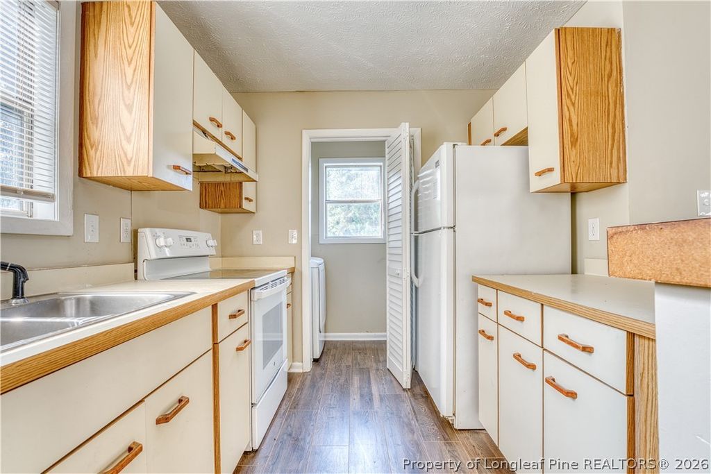 1006 Brookhollow Drive 7, Fayetteville, NC 28314 — exterior