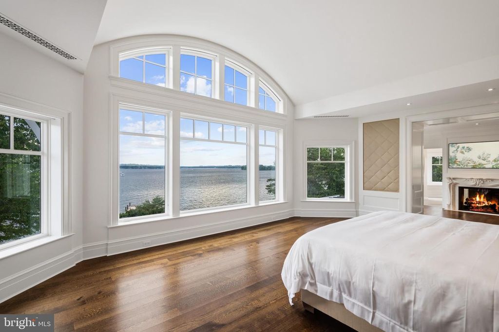 Image 36 of property listing at 3344 HARNESS CREEK RD, Annapolis, MD 21403