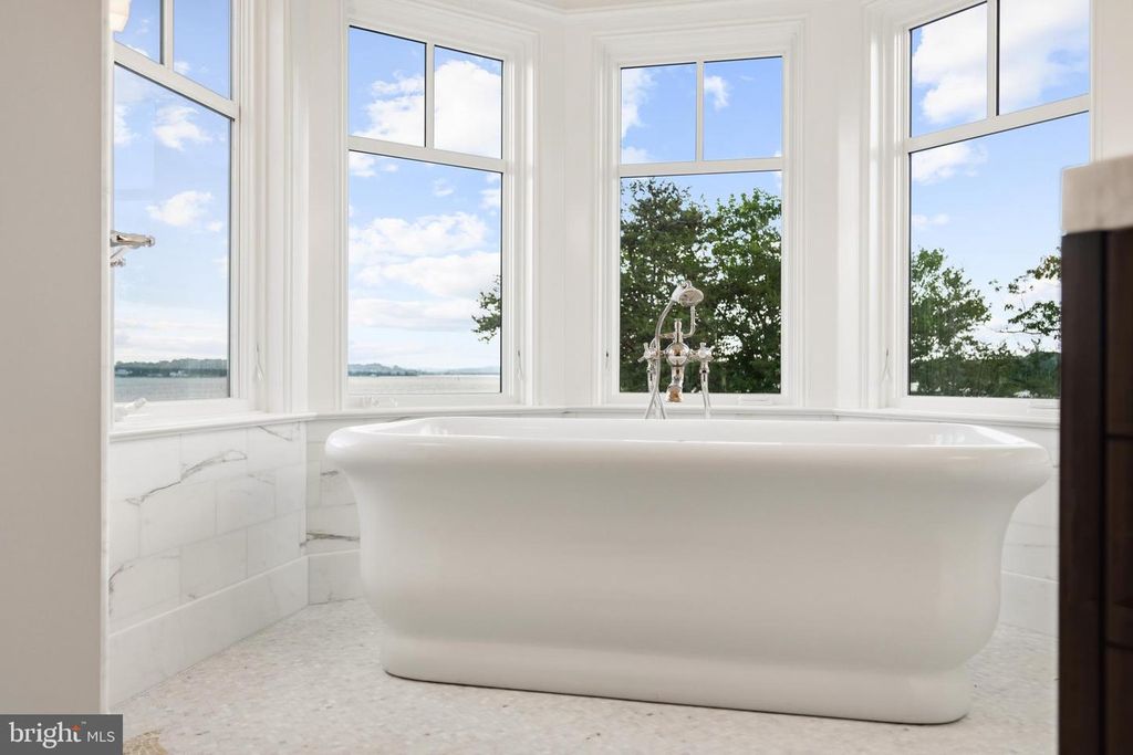 Image 40 of property listing at 3344 HARNESS CREEK RD, Annapolis, MD 21403