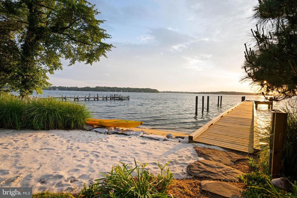 Image 5 of property listing at 3344 HARNESS CREEK RD, Annapolis, MD 21403