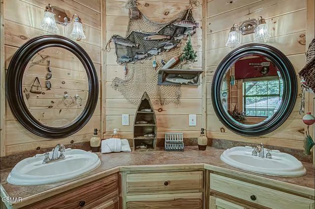 1805 Morning Eagle Lane, Sevierville, TN 37876