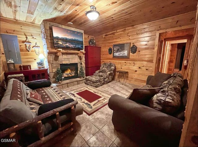 1805 Morning Eagle Lane, Sevierville, TN 37876