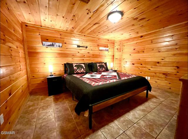 1805 Morning Eagle Lane, Sevierville, TN 37876
