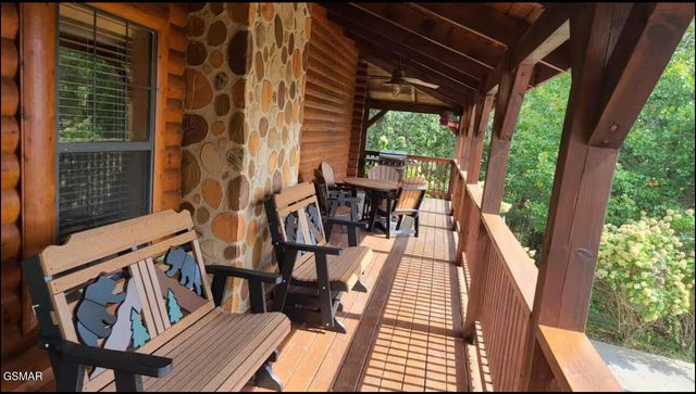 1805 Morning Eagle Lane, Sevierville, TN 37876