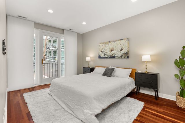 1232 N MILWAUKEE Avenue 2, Chicago, IL 60622