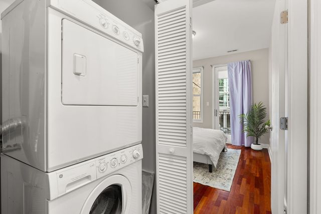 1232 N MILWAUKEE Avenue 2, Chicago, IL 60622