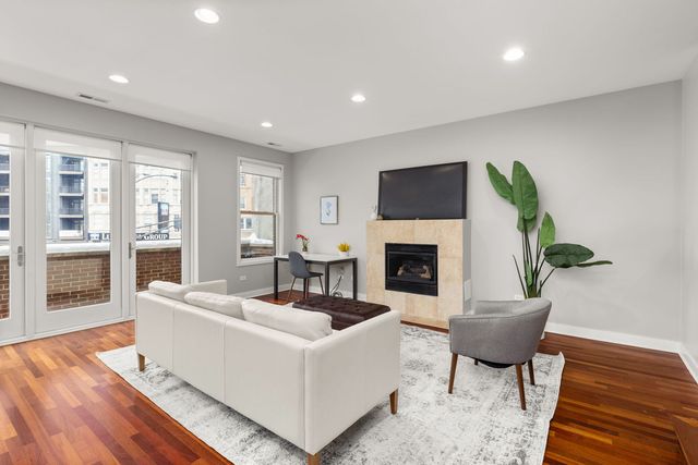 1232 N MILWAUKEE Avenue 2, Chicago, IL 60622