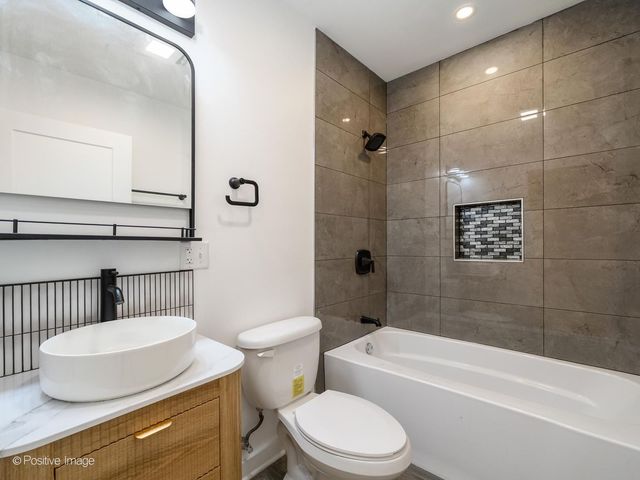 1522 N Avers Avenue, Chicago, IL 60651