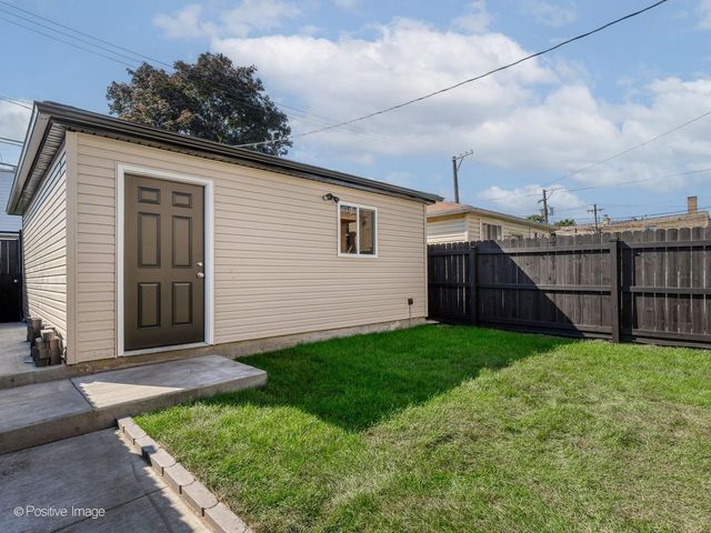 1522 N Avers Avenue, Chicago, IL 60651