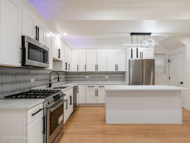 1522 N Avers Avenue, Chicago, IL 60651