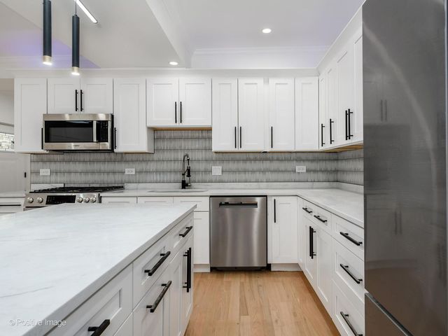 1522 N Avers Avenue, Chicago, IL 60651