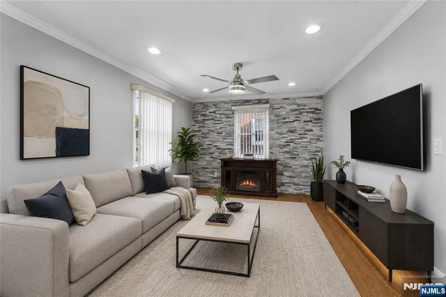 20 Stratford Place, North Arlington, NJ 07031