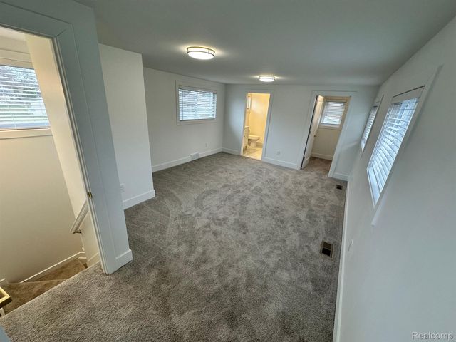 1686 BEECH, Troy, MI 48083