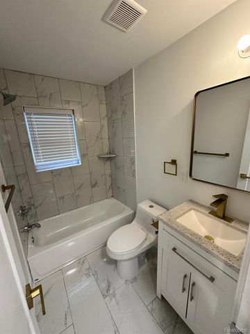 1686 BEECH, Troy, MI 48083