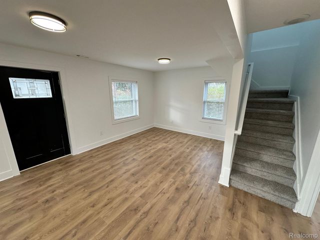 1686 BEECH, Troy, MI 48083