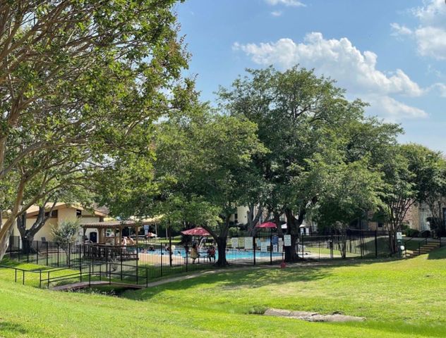 27 E Mountain Creek Court 5, Grand Prairie, TX 75052