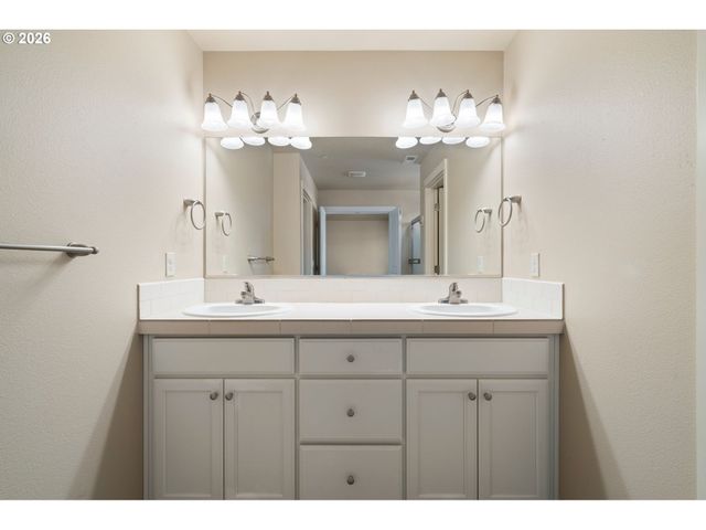 3010 Ne 74TH St, Vancouver, WA 98665