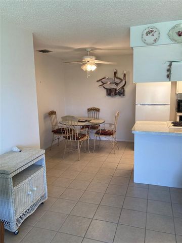 4313 TAHITIAN GARDENS CIRCLE CIRCLE B, Holiday, FL 34691
