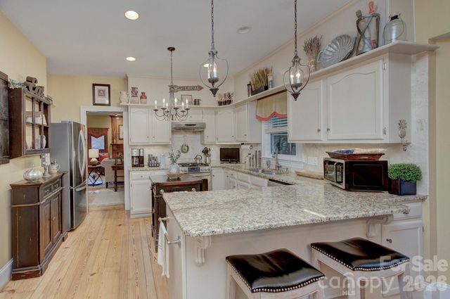 9209 Hanover South Trail, Charlotte, NC 28210