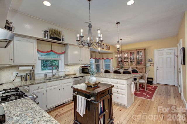 9209 Hanover South Trail, Charlotte, NC 28210