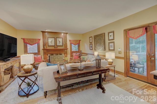 9209 Hanover South Trail, Charlotte, NC 28210