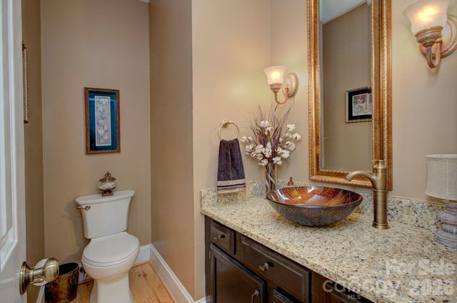 9209 Hanover South Trail, Charlotte, NC 28210