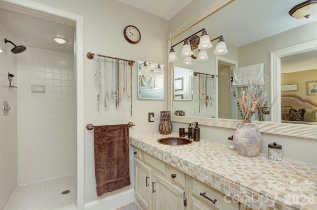 9209 Hanover South Trail, Charlotte, NC 28210