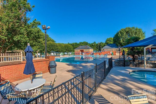 9209 Hanover South Trail, Charlotte, NC 28210