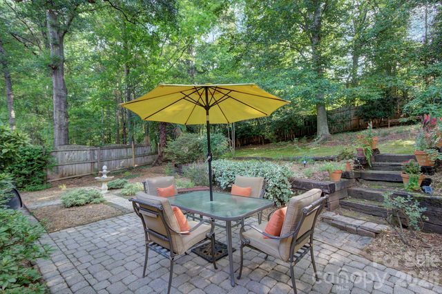 9209 Hanover South Trail, Charlotte, NC 28210