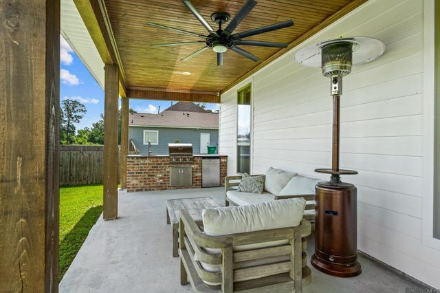 7521 Yucan Rd, Denham Springs, LA 70726
