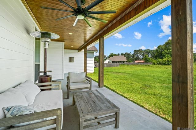 7521 Yucan Rd, Denham Springs, LA 70726