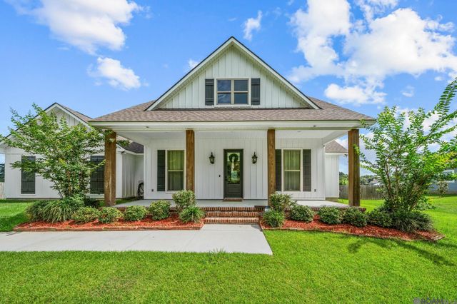 7521 Yucan Rd, Denham Springs, LA 70726