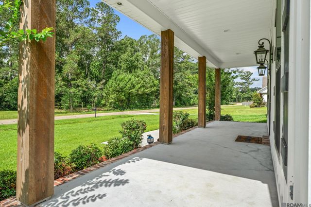 7521 Yucan Rd, Denham Springs, LA 70726