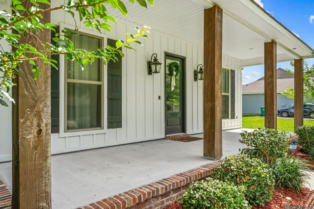 7521 Yucan Rd, Denham Springs, LA 70726
