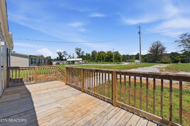 218 Community Drive, Madisonville, TN 37354