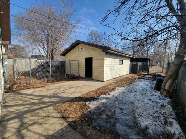 924 13th Avenue S, Saint Cloud, MN 56301