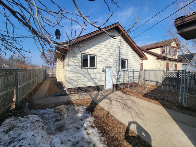 924 13th Avenue S, Saint Cloud, MN 56301