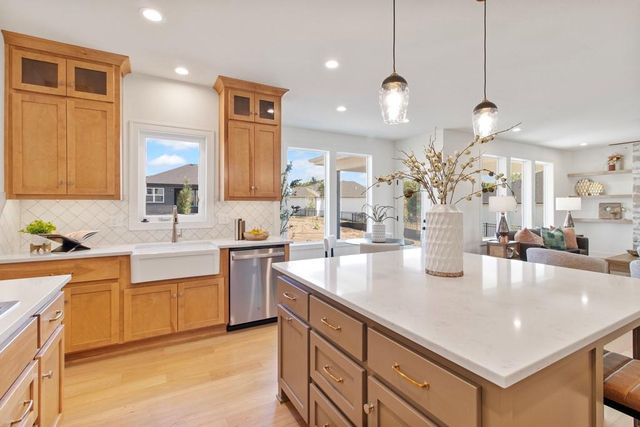 2700 NE Crestview Street, Blue Springs, MO 64029