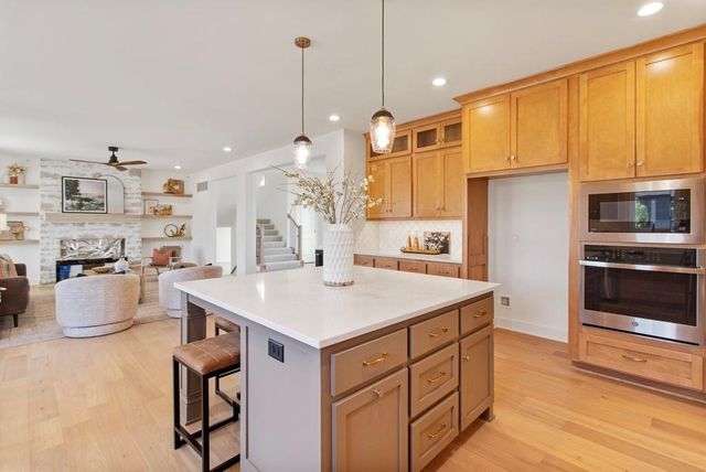 2700 NE Crestview Street, Blue Springs, MO 64029