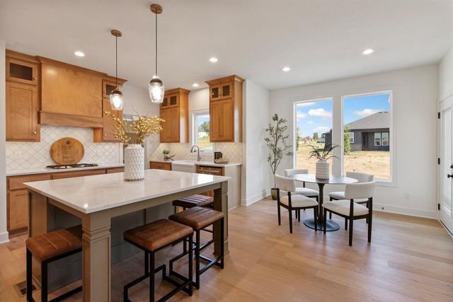 2700 NE Crestview Street, Blue Springs, MO 64029