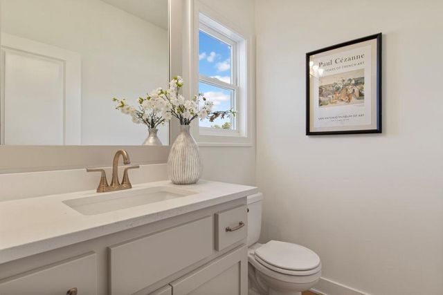 2700 NE Crestview Street, Blue Springs, MO 64029