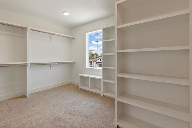 2700 NE Crestview Street, Blue Springs, MO 64029